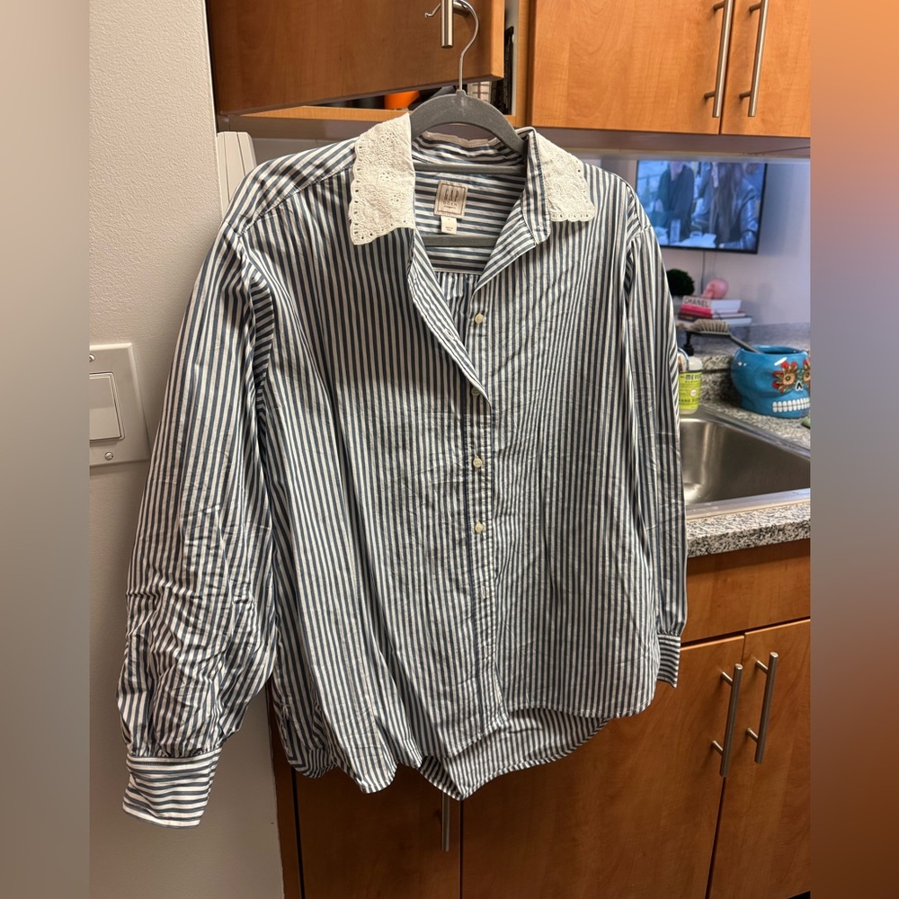 Gap DOEN Button Down - image 1